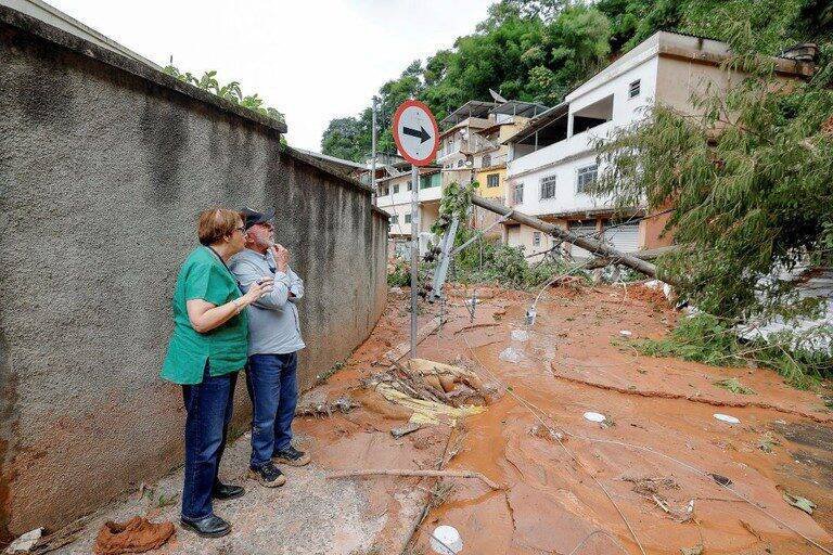 Lula anuncia R$ 16,4 milhões e 50 ambulâncias em visita a Minas Gerais