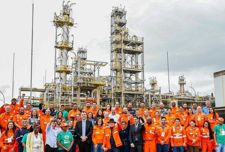 Lula anuncia R$ 9 bilhões da Petrobras para revitalizar Regap em Minas Gerais