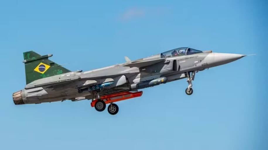 Lula apresenta primeiro caça F-39E Gripen produzido no Brasil e gera expectativa