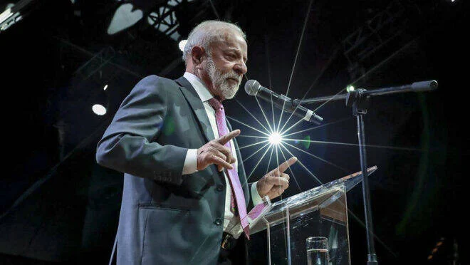 Lula distorce reforma trabalhista da Argentina e gera polêmica sobre trabalho
