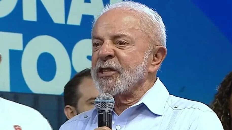 Lula enfrenta rejeição histórica de 51% a seis meses da eleição de 2026