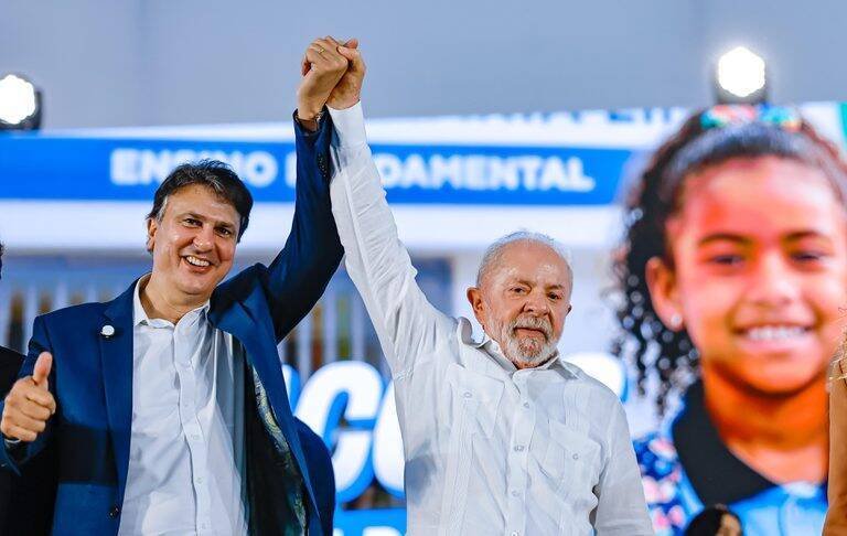 Lula entrega 107 obras de educação e promete internet em mais 16,7 mil escolas