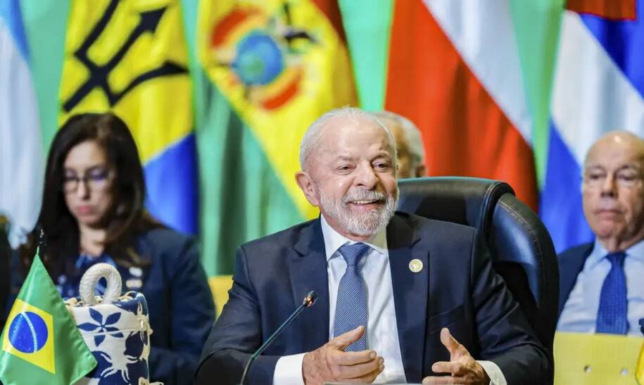 Lula exige acesso a minerais críticos e integração regional na Celac em Bogotá
