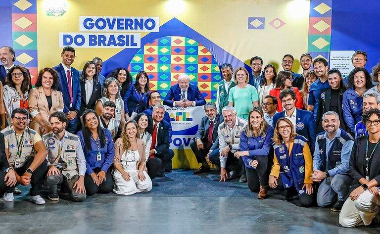 Lula exige que governadores suspendam ICMS do diesel para conter preços