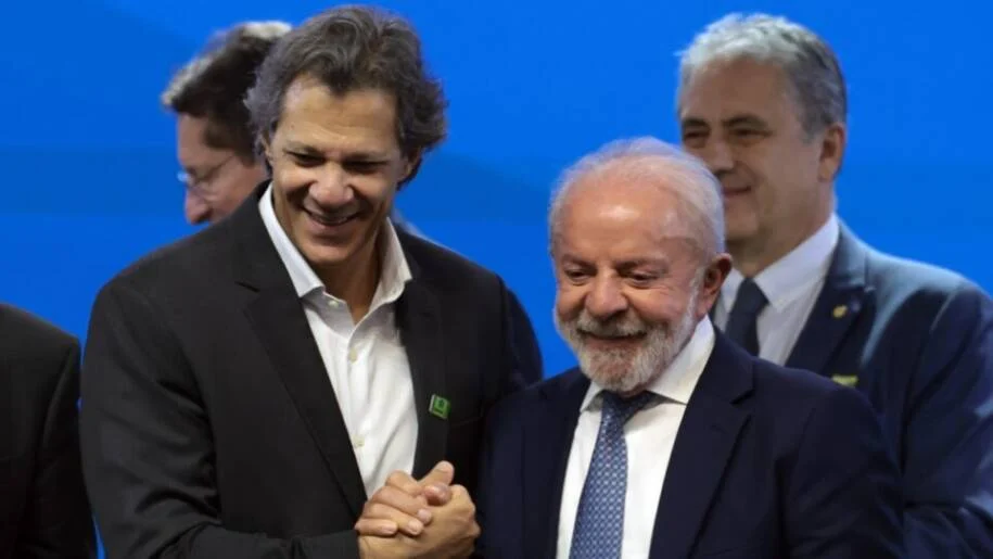 Lula exonera Fernando Haddad e nomeia Dario Durigan em meio a tensões econômicas
