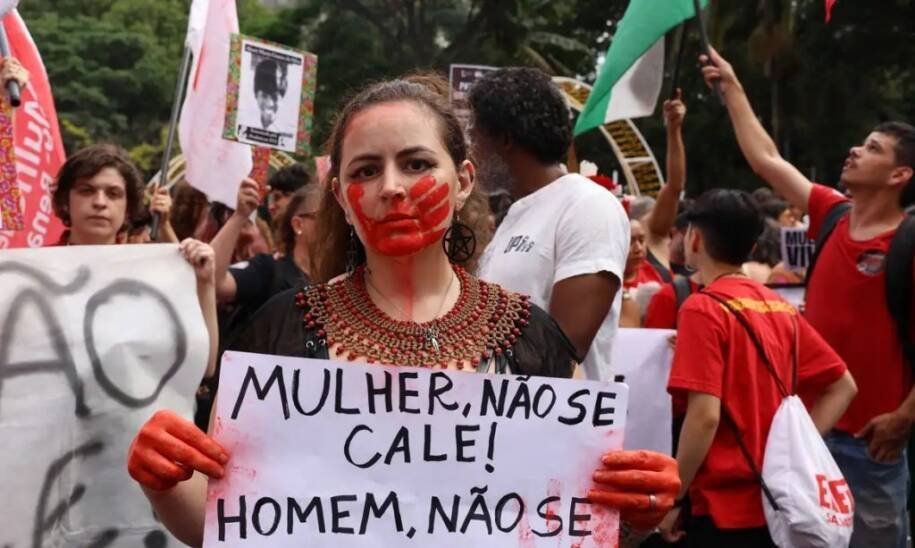 Lula lança mutirão contra feminicídio e critica trabalho 6×1 em pronunciamento