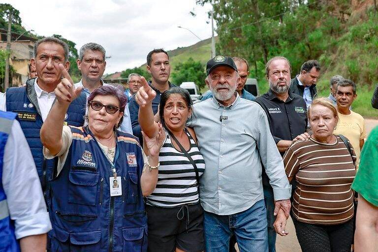 Lula libera R$ 500 milhões e R$ 7.300 para famílias da Zona da Mata após calamidade