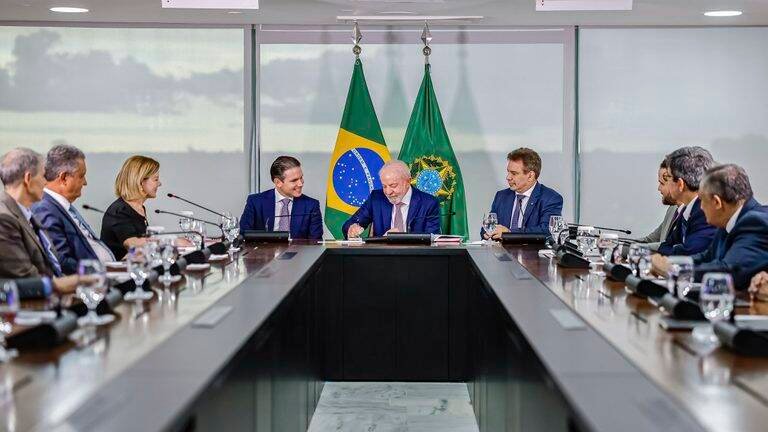 Lula sanciona Lei Antifacção e endurece penas contra crime organizado no Brasil