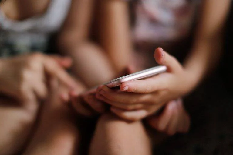 Macaé Evaristo detalha ECA Digital e promete proteção a crianças na internet