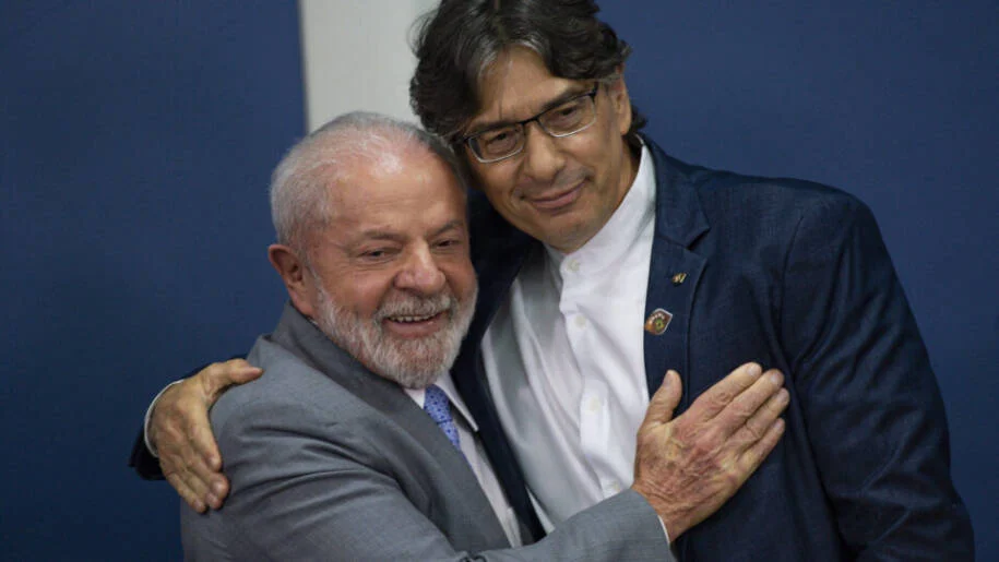 Márcio Pochmann enfrenta crise no IBGE com exonerações e suspeitas de manipulação