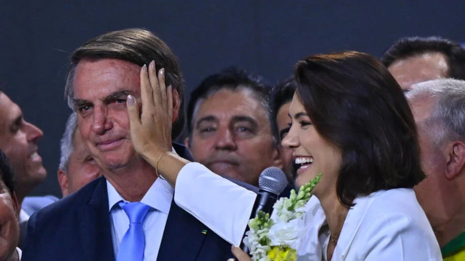 Michelle Bolsonaro renuncia a tudo para cuidar de Jair e confirma pré-candidatura ao Senado