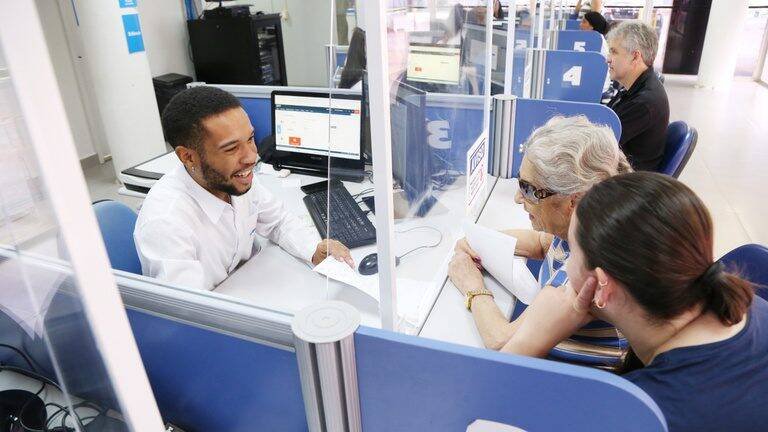 Ministério da Previdência realiza 198 atendimentos e Lula participa da Caravana em Niterói