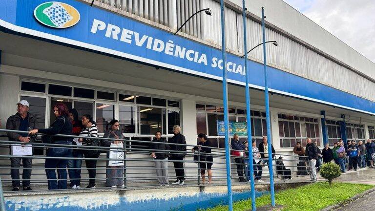 Ministério da Previdência realiza mutirão com quase 13 mil atendimentos em março