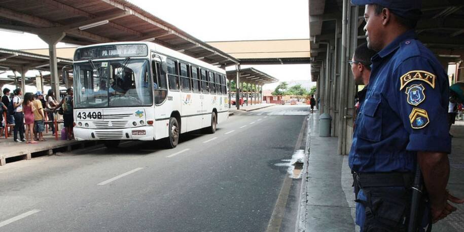 Ministério Público do Maranhão media acordo e encerra greve de rodoviários em São Luís