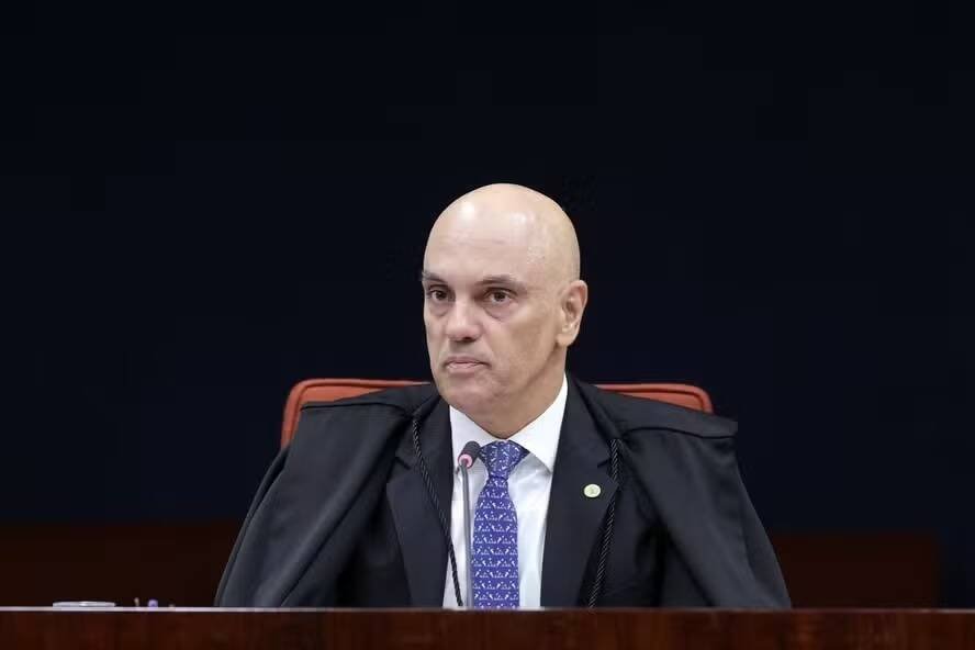 Ministro Alexandre de Moraes revoga visita de assessor de Trump a Bolsonaro preso