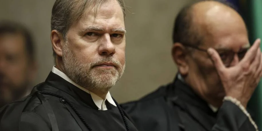 Ministro Dias Toffoli se declara suspeito e afeta julgamento de prisão de Vorcaro