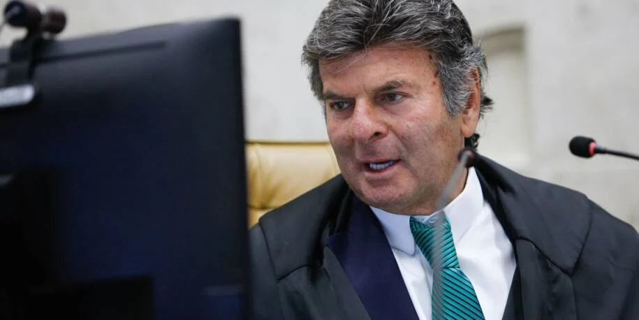 Ministro Fux e Mendonça decidem prorrogar CPMI do INSS em meio a tensão política