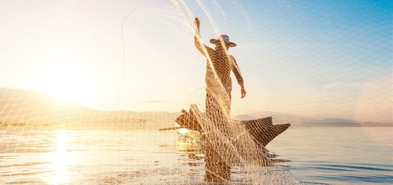 MTE libera R$ 179,7 milhões para 110 mil pescadores em novo lote do seguro-defeso