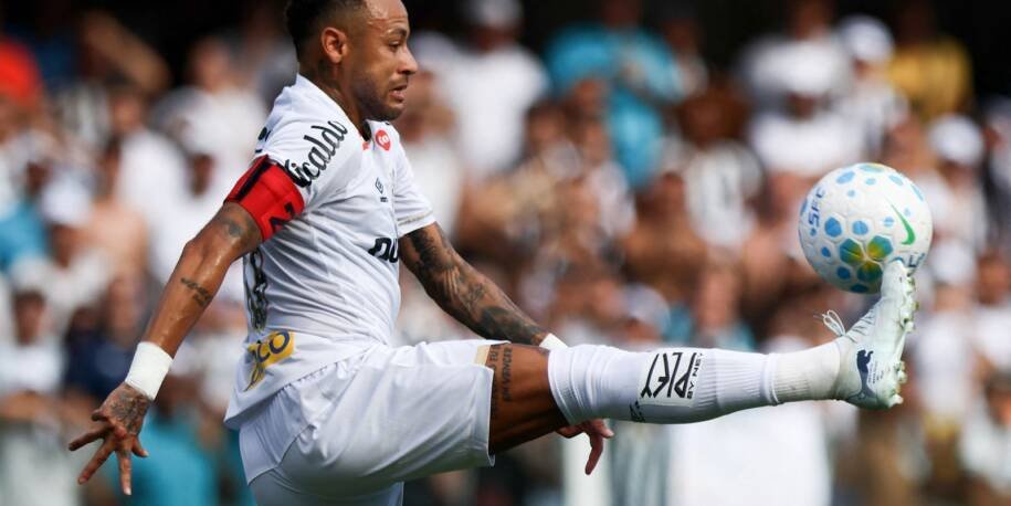 Neymar decepciona em empate entre Santos e Corinthians antes da convocação