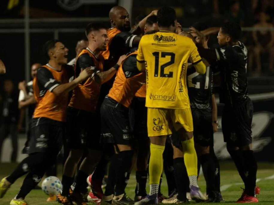 Operário desafia Vila Nova em busca de R$ 950 mil na Copa do Brasil