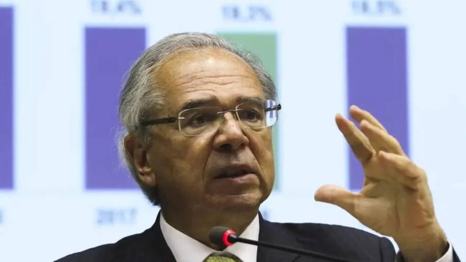 Paulo Guedes apoia Flávio Bolsonaro, mas condiciona a vitória nas urnas