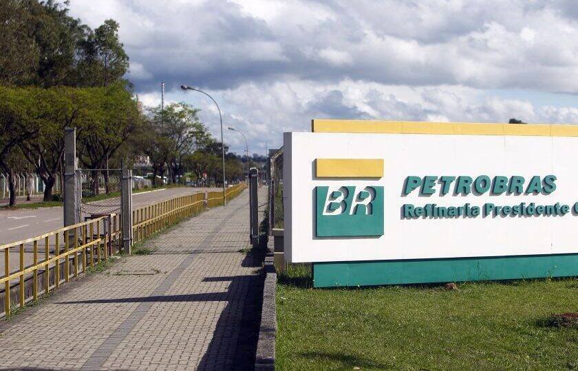 Petrobras reduz fornecimento de diesel em 30% em Araucária e gera tensão no setor