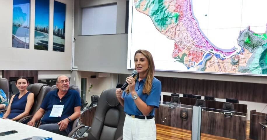 Prefeita Juliana Pavan protocola projeto de Microzoneamento após aprovação unânime