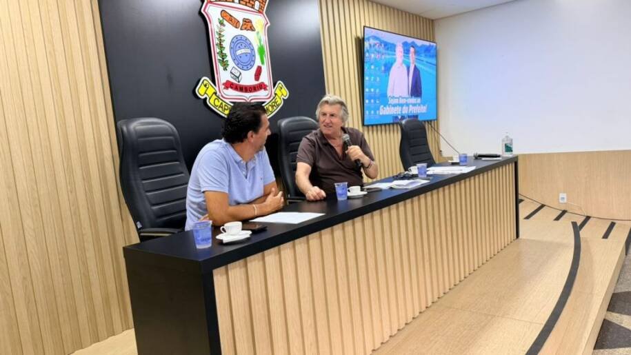 Prefeito Leonel Pavan apresenta projetos ambiciosos em reunião com CDL de Camboriú