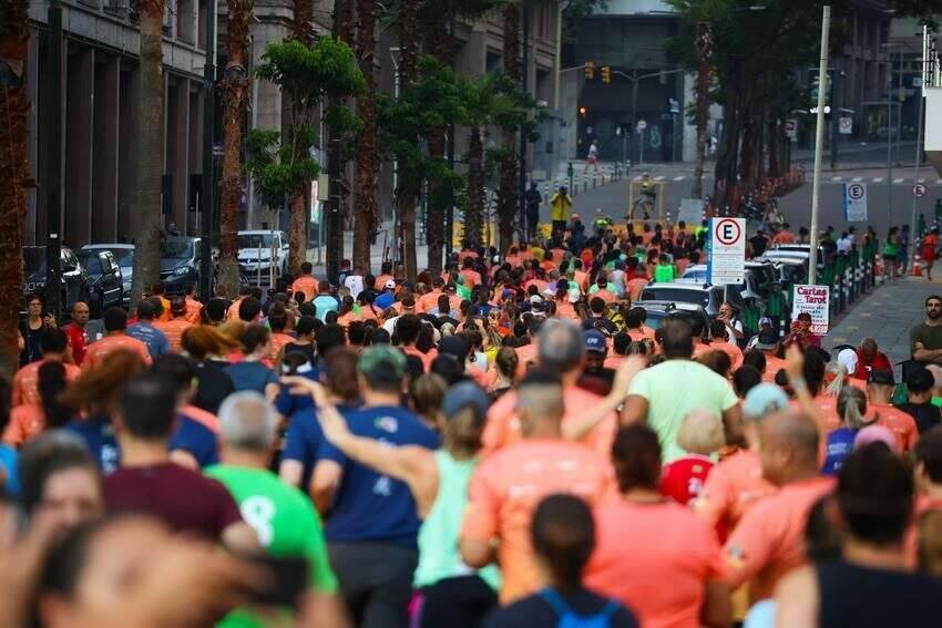 Prefeito Sebastião Melo celebra Corrida do Aniversário de Porto Alegre com 1,8 mil atletas