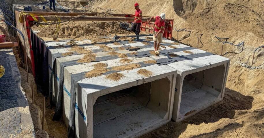 Prefeitura de Balneário Camboriú inicia instalação de aduelas e avança contra alagamentos