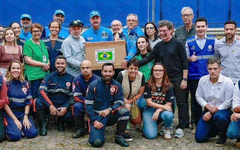 Presidente Lula sobrevoa Zona da Mata e anuncia R$ 16 milhões em socorro