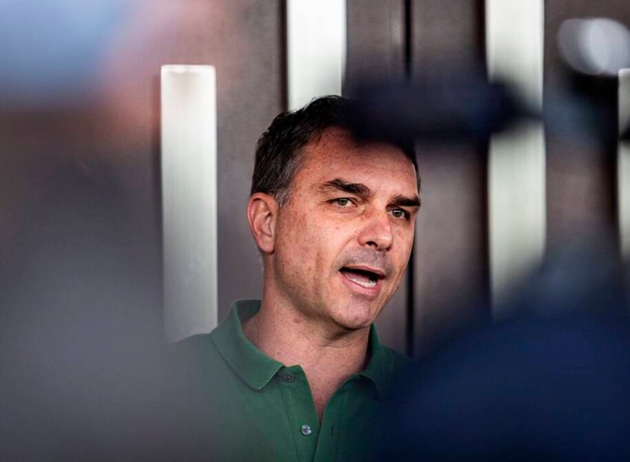 PT, PCdoB e PV acionam TSE após Flávio e Carlos Bolsonaro associar Lula ao crime