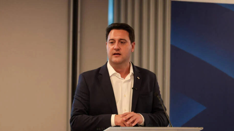 Ratinho Junior se apresenta como candidato da direita cidadã e deixa gestão até abril