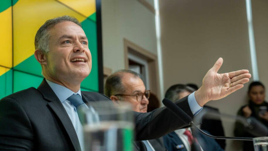 Renan Filho promete fiscalização após caminhoneiros suspenderem paralisação