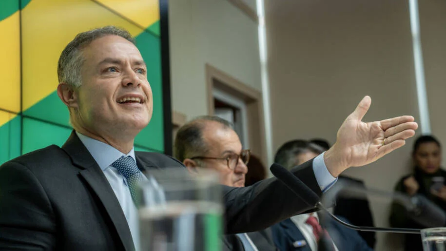 Renan Filho promete fiscalização após caminhoneiros suspenderem paralisação