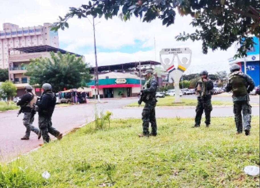 Santiago Peña e Eduardo Riedel discutem segurança na COP15 em Campo Grande