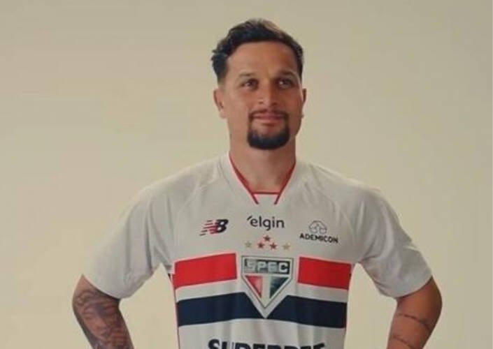 São Paulo confirma Artur como reforço e atacante elogia torcida e amigos