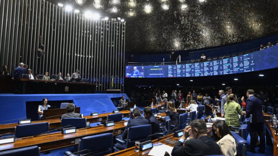 Senado aprova aumento de 18% para servidores do MPU e DPU; impacto é de R$ 1,6 bi