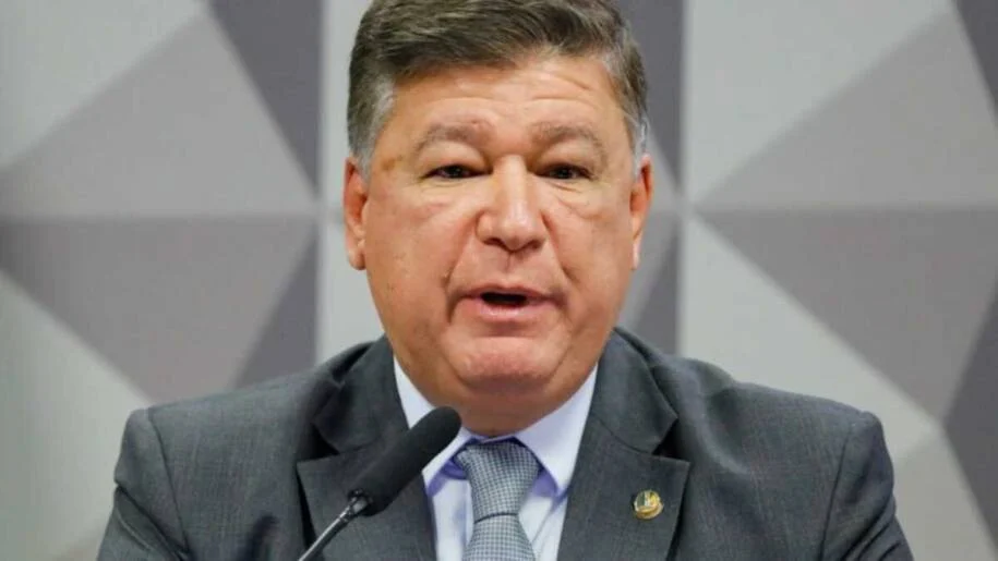 Senador Carlos Viana defende R$ 3,6 milhões à Fundação Oasis e é questionado