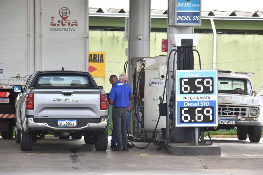 Sergio Araújo da Abicom elogia decisão do governo sobre importação de diesel e alerta