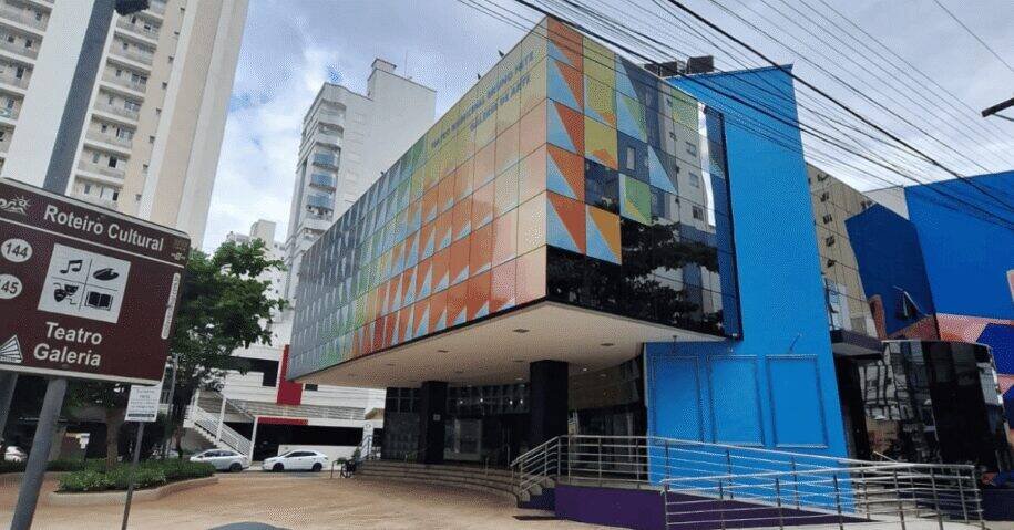 Teatro Municipal Bruno Nitz celebra 12 anos com evento gratuito em Balneário Camboriú