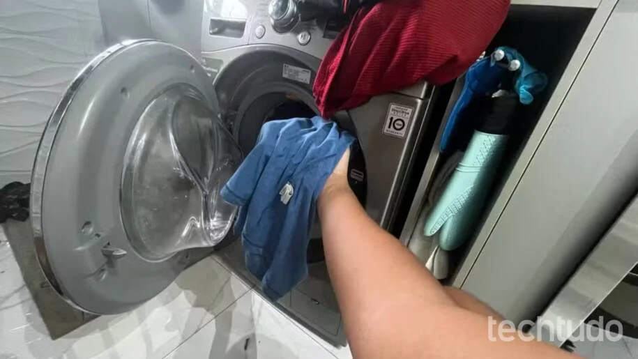 TechTudo revela como combater odores persistentes em roupas suadas