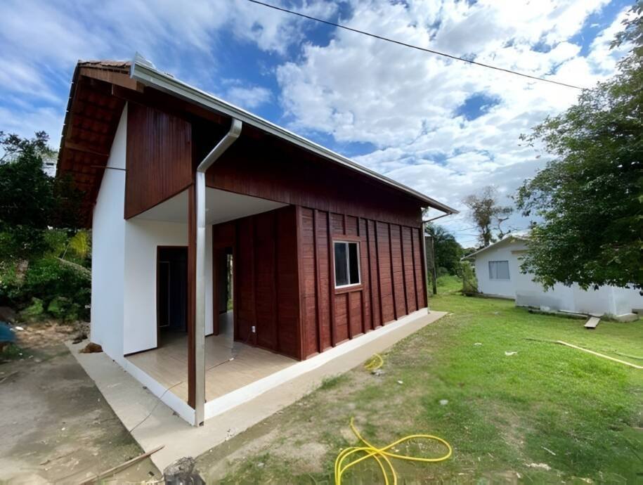 TESC entrega quatro casas para Mbyá Guarani e inicia projeto de 14 unidades