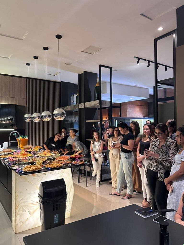Tonolher Empreendimentos homenageia mulheres em evento especial de confraternização