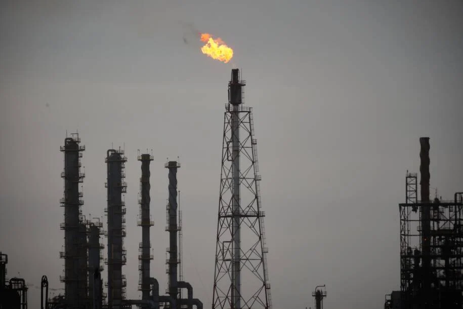 Trump confirma 48 líderes mortos em ataques ao Irã enquanto protestos se espalham