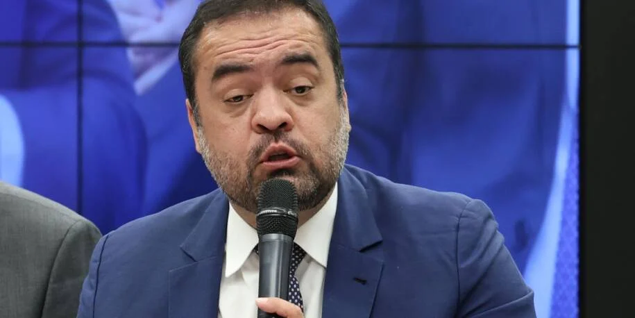 TSE condena Cláudio Castro à inelegibilidade até 2030 após renúncia