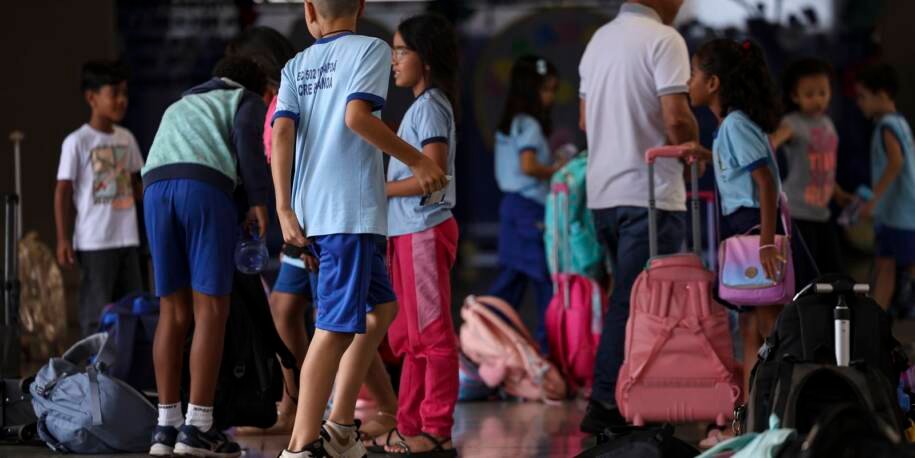 Unesco revela 273 milhões de crianças fora da escola e alerta para crise educacional