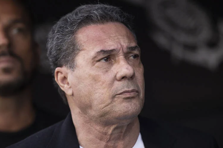 Vanderlei Luxemburgo é internado na UTI com infecção pulmonar em Palmas