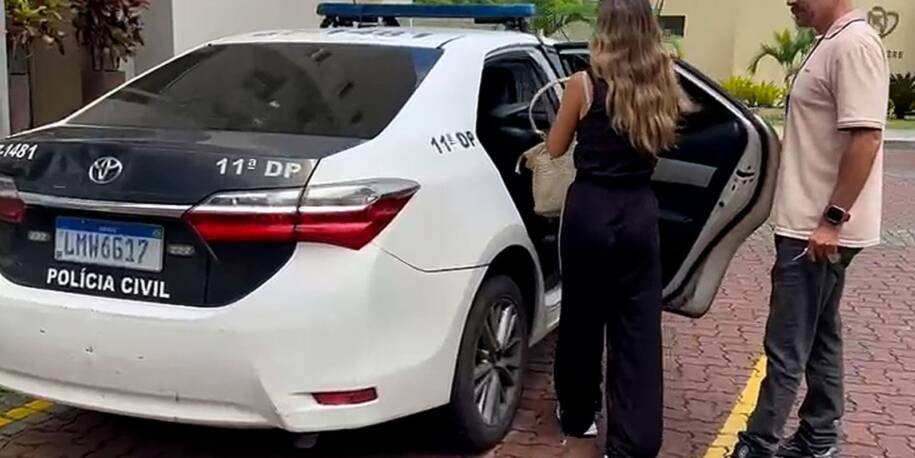 Agostina Páez retorna à Argentina após polêmica injúria racial no Rio