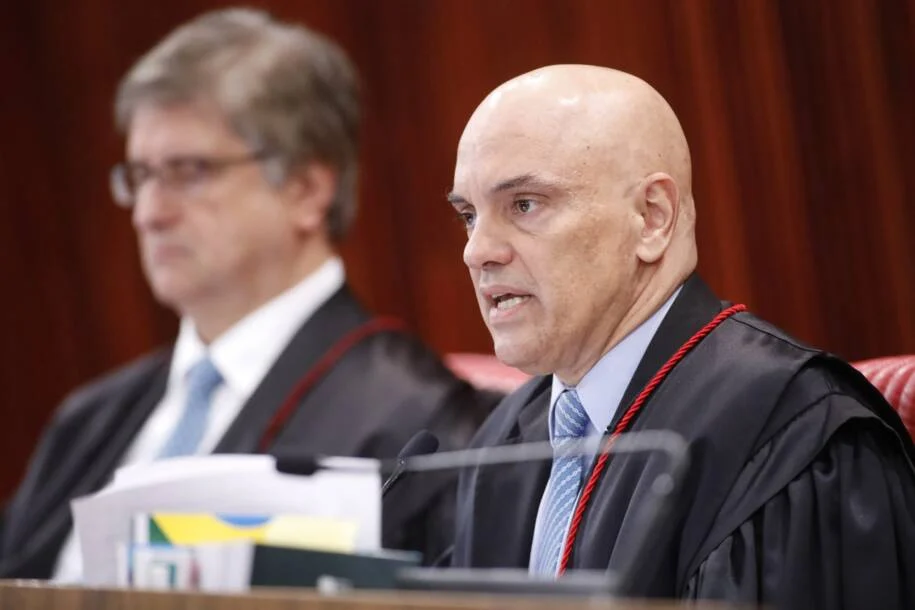 Alexandre de Moraes decide sobre delações e levanta suspeitas de ‘autoproteção’